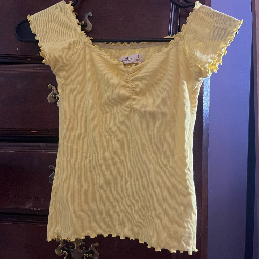 Yellow Hollister cropped top!
